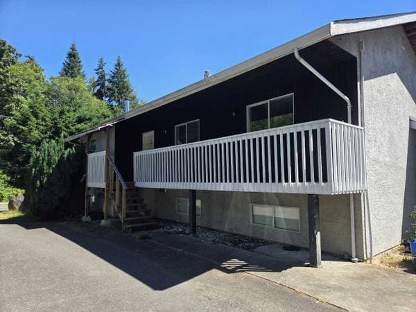 [HIDDEN ADDRESS] - 00409 in Campbell River