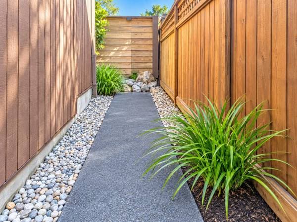 222 W 6TH ST in North Vancouver