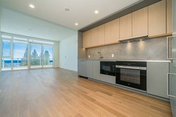 [HIDDEN ADDRESS] - 04484 in West Vancouver