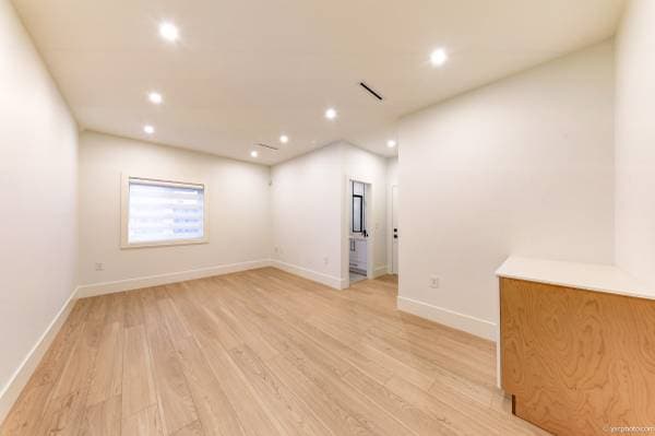 104 NW SURREY INNER in Richmond - Property View
