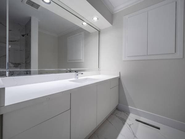 [HIDDEN ADDRESS] - 08353 in West Vancouver