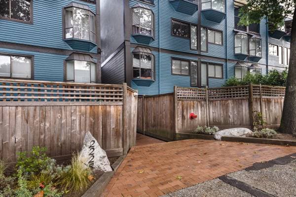 2225 TRIUMPH in Vancouver - Property View