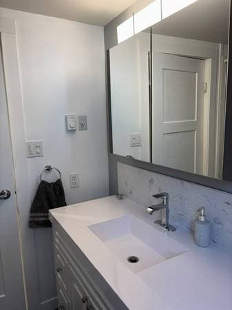 [HIDDEN ADDRESS] - 01594 in Sechelt