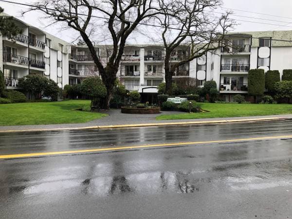 1063 FOUL BAY VICTORIA BC RD in Oak Bay