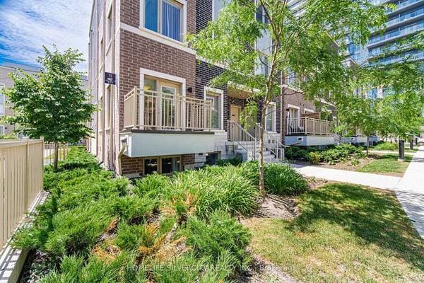 11 HONEYCRISP CRES in Vaughan - Property View