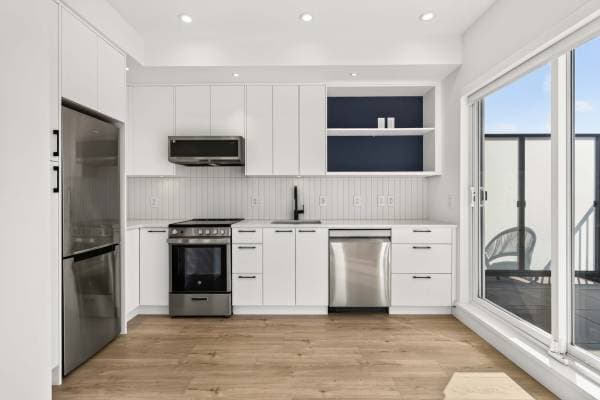 1075 TILLICUM RD in Esquimalt - Property View