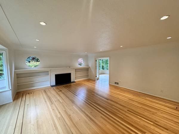 [HIDDEN ADDRESS] - 04586 in Oak Bay