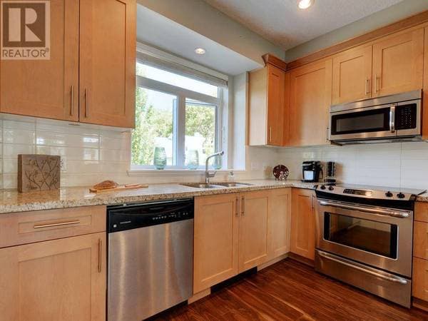 [HIDDEN ADDRESS] - 04591 in Oak Bay - Property View