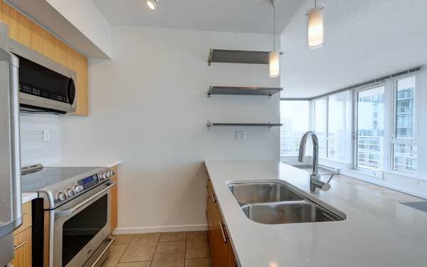 834 JOHNSON ST in Victoria - Property View