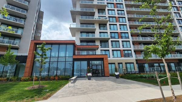 2 DAVID EYER RD in Richmond Hill - Property View