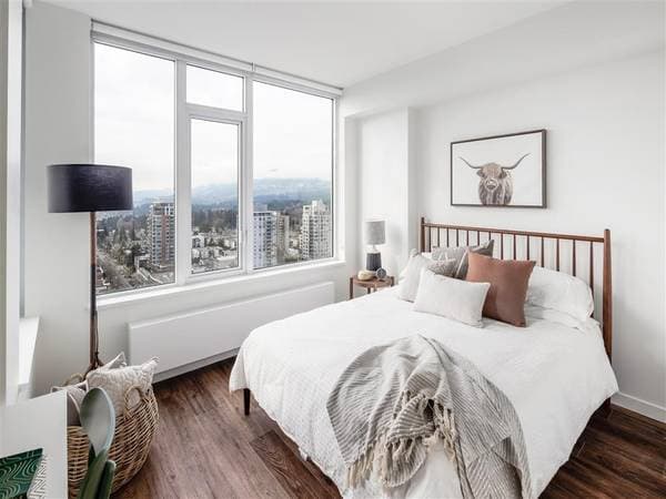 155 E 15TH ST in North Vancouver
