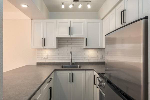 950 ROCKLAND AVE in Victoria - Property View