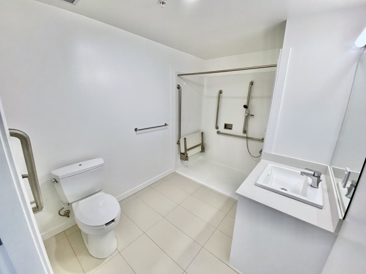 1463 8TH AVE in Vancouver - Property View