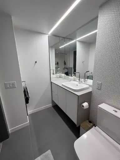 550 BROADWAY in Vancouver - Property View
