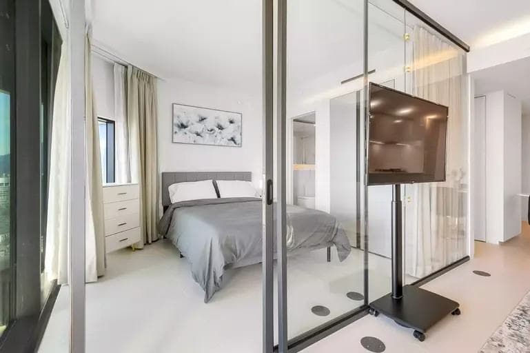 1033 NELSON ST in Vancouver - Property View