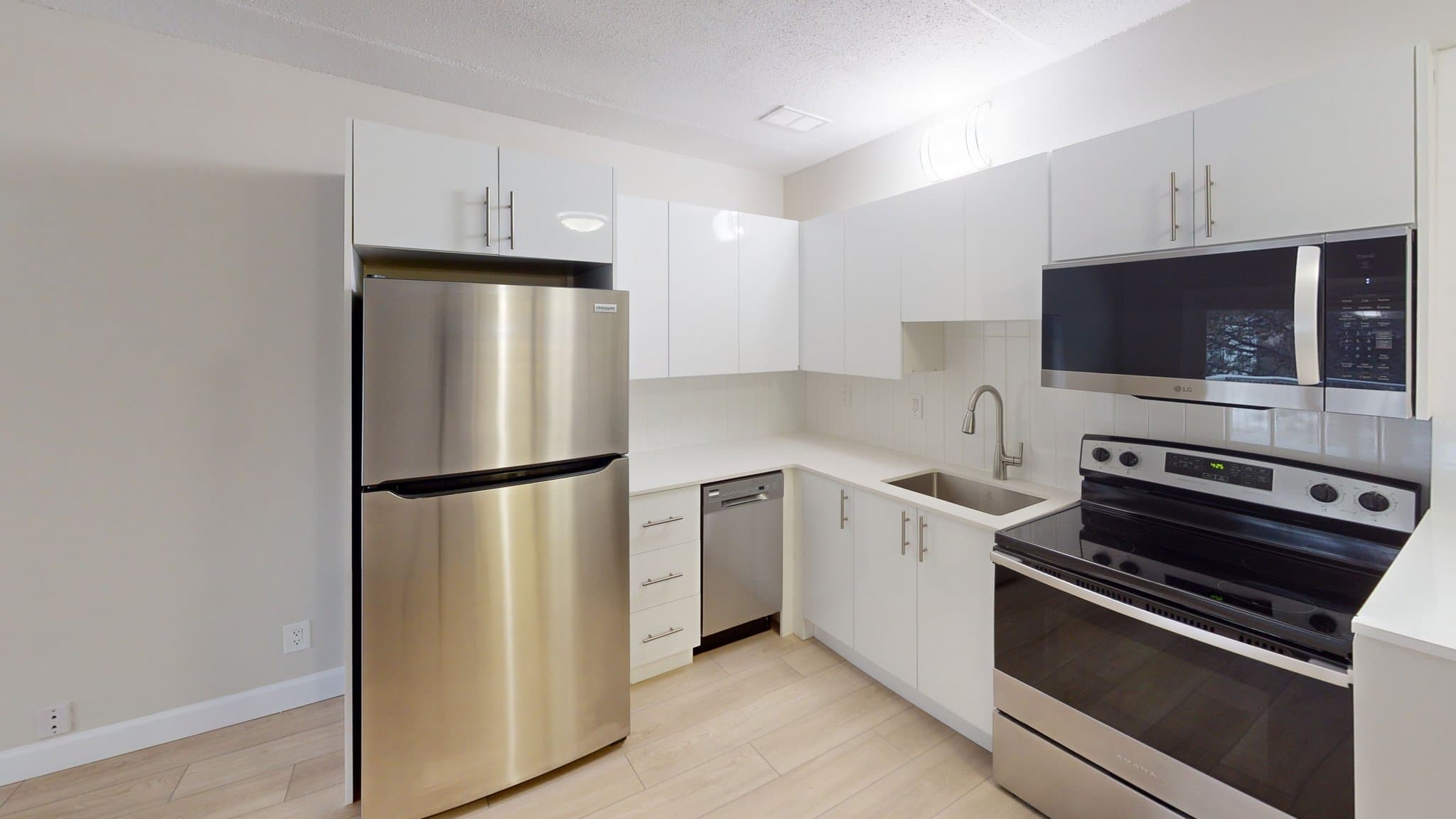 348 ZEPHYR AVE in Ottawa