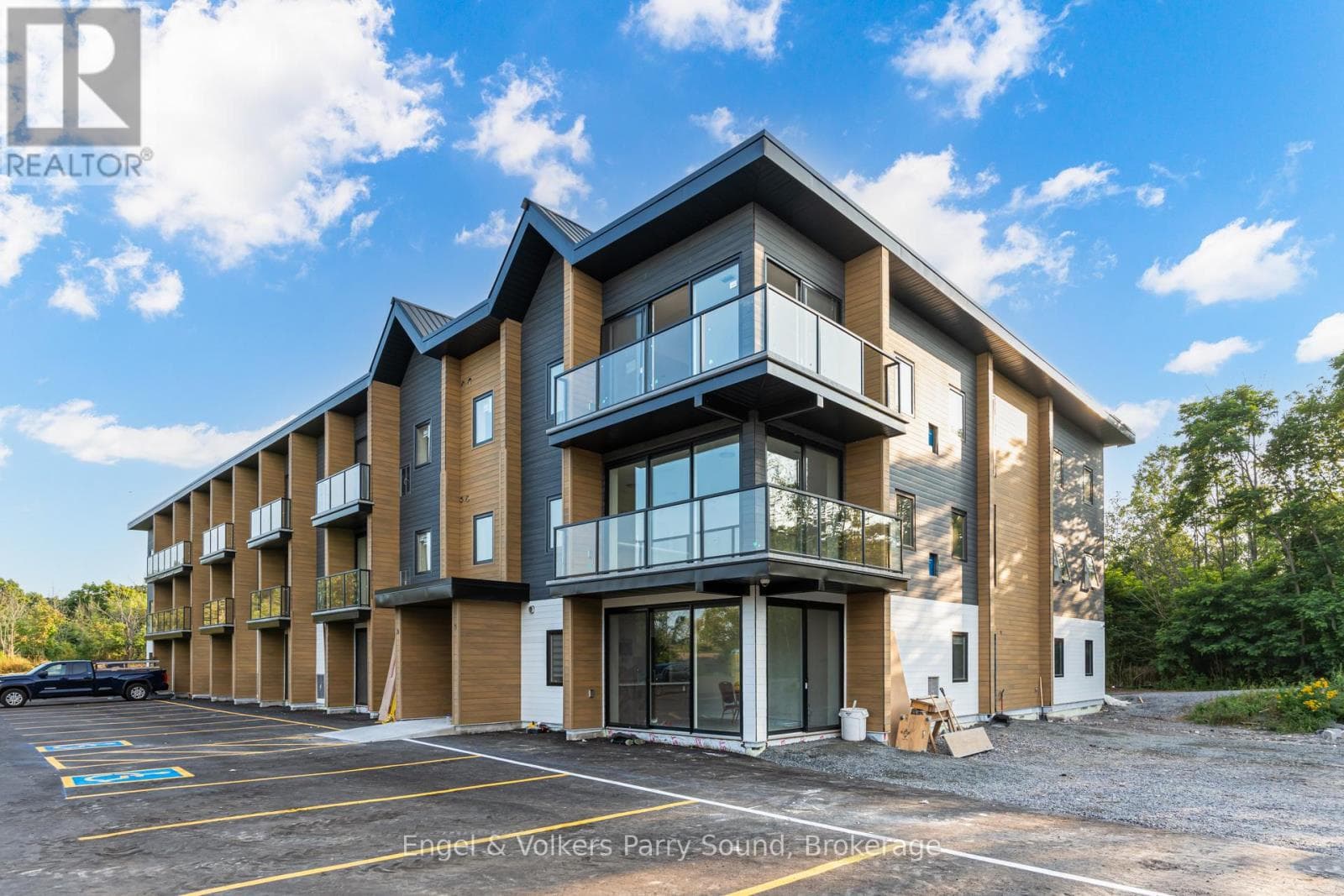 51 GEORGE ST in Parry Sound