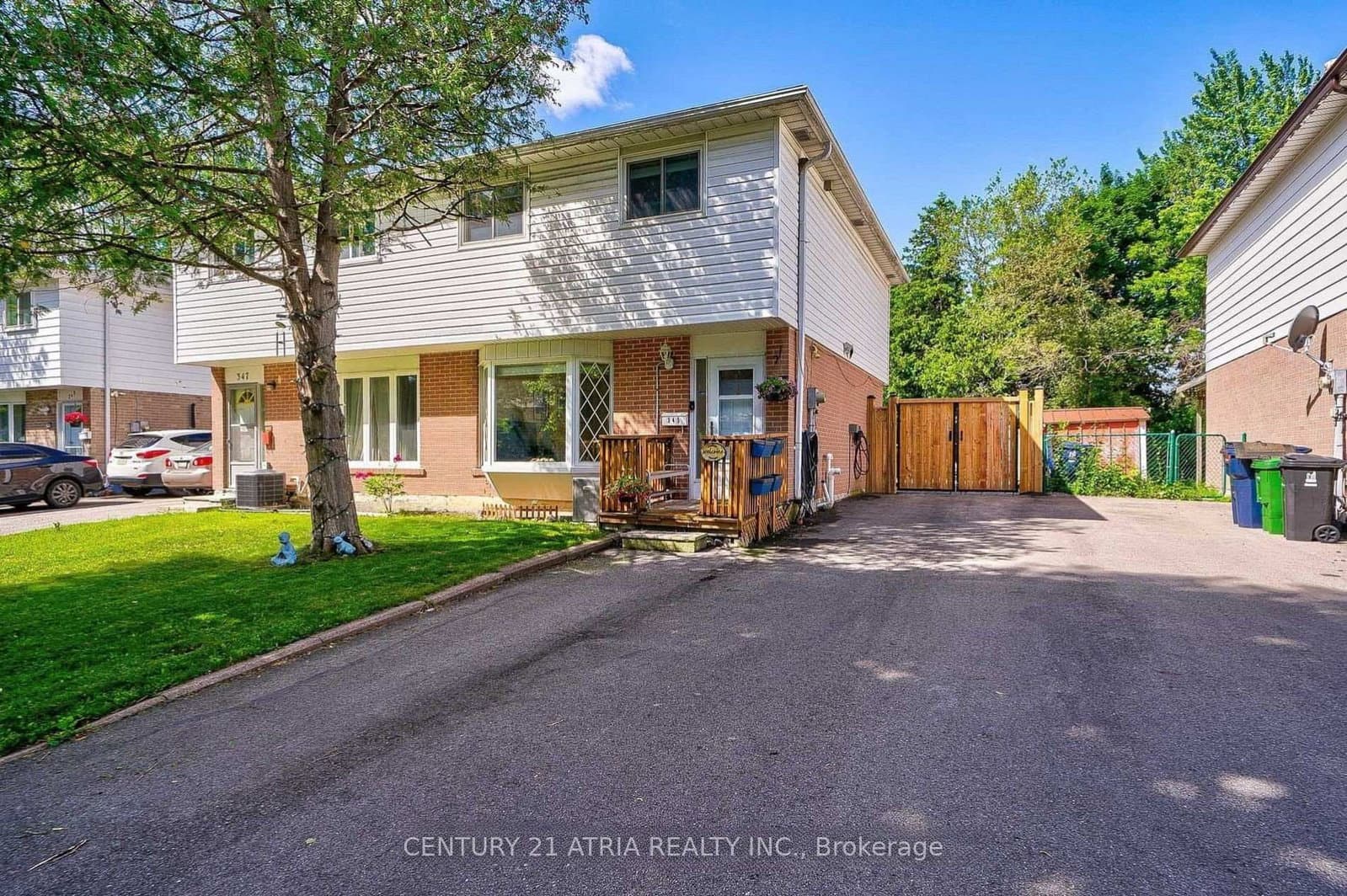 345 HOLLYBERRY in Toronto - Property View