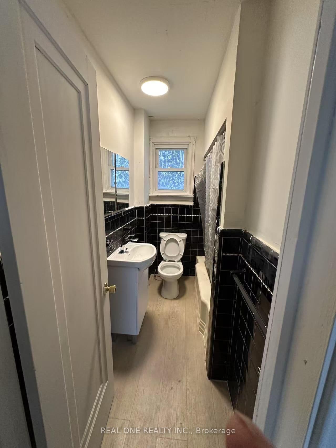 22 PLEASANT VIEW DR in Toronto - Property View