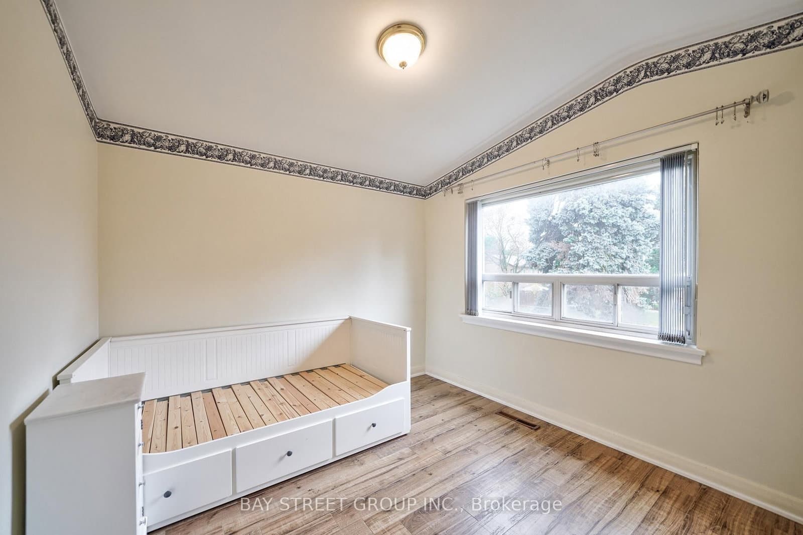 5 COTTONWOOD DR in Toronto - Property View