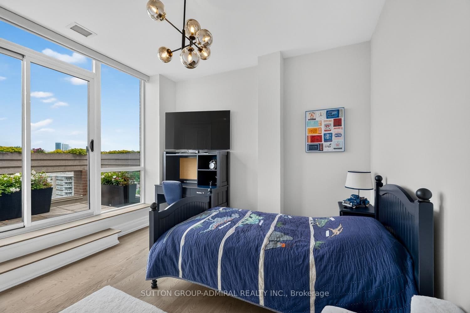 155 W ST CLAIR AVE in Toronto