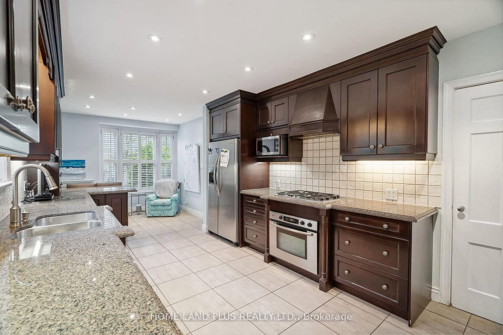 56 HIGHLAND CRES in Toronto - Property View