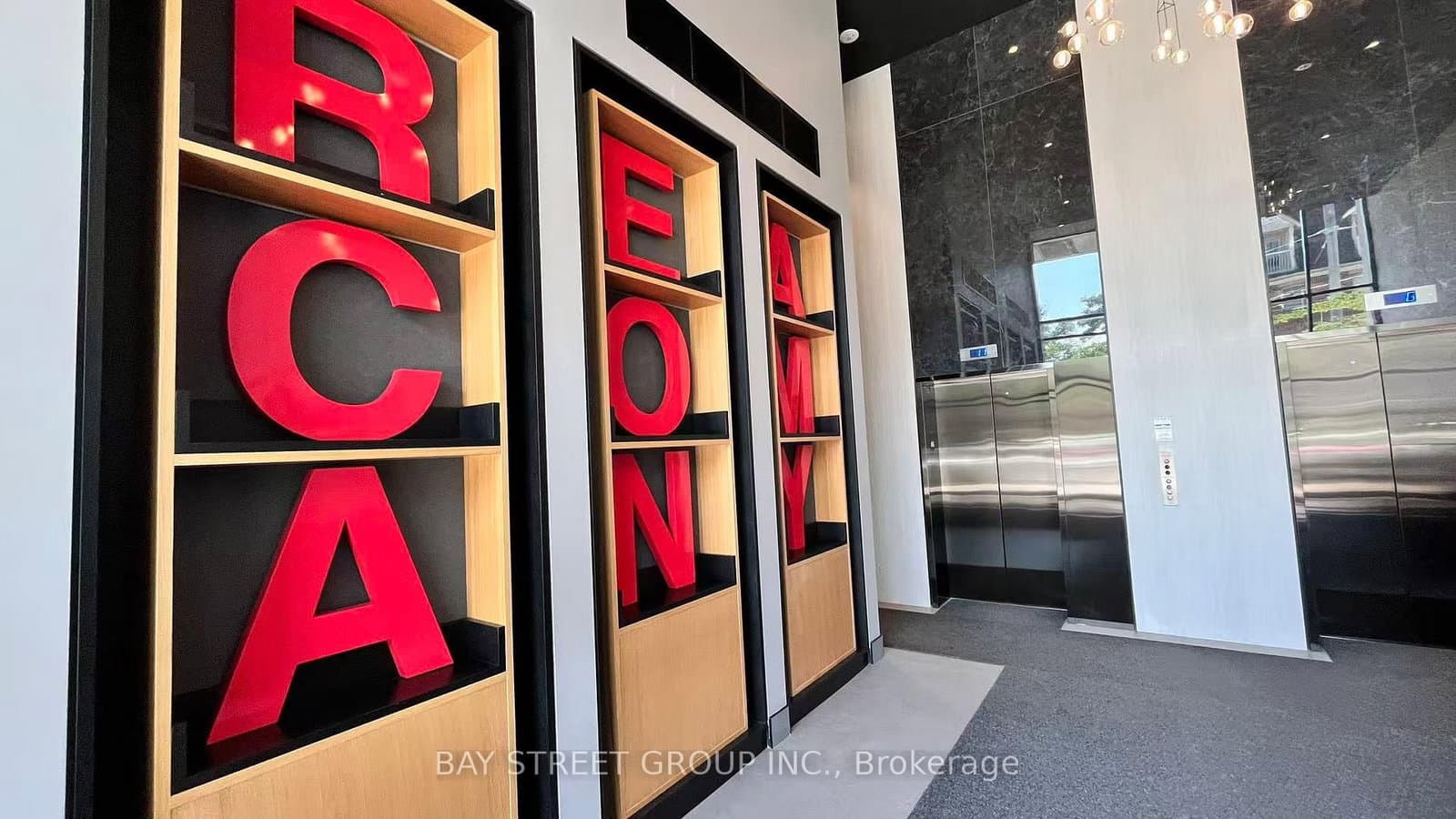 195 MCCAUL ST in Toronto - Property View