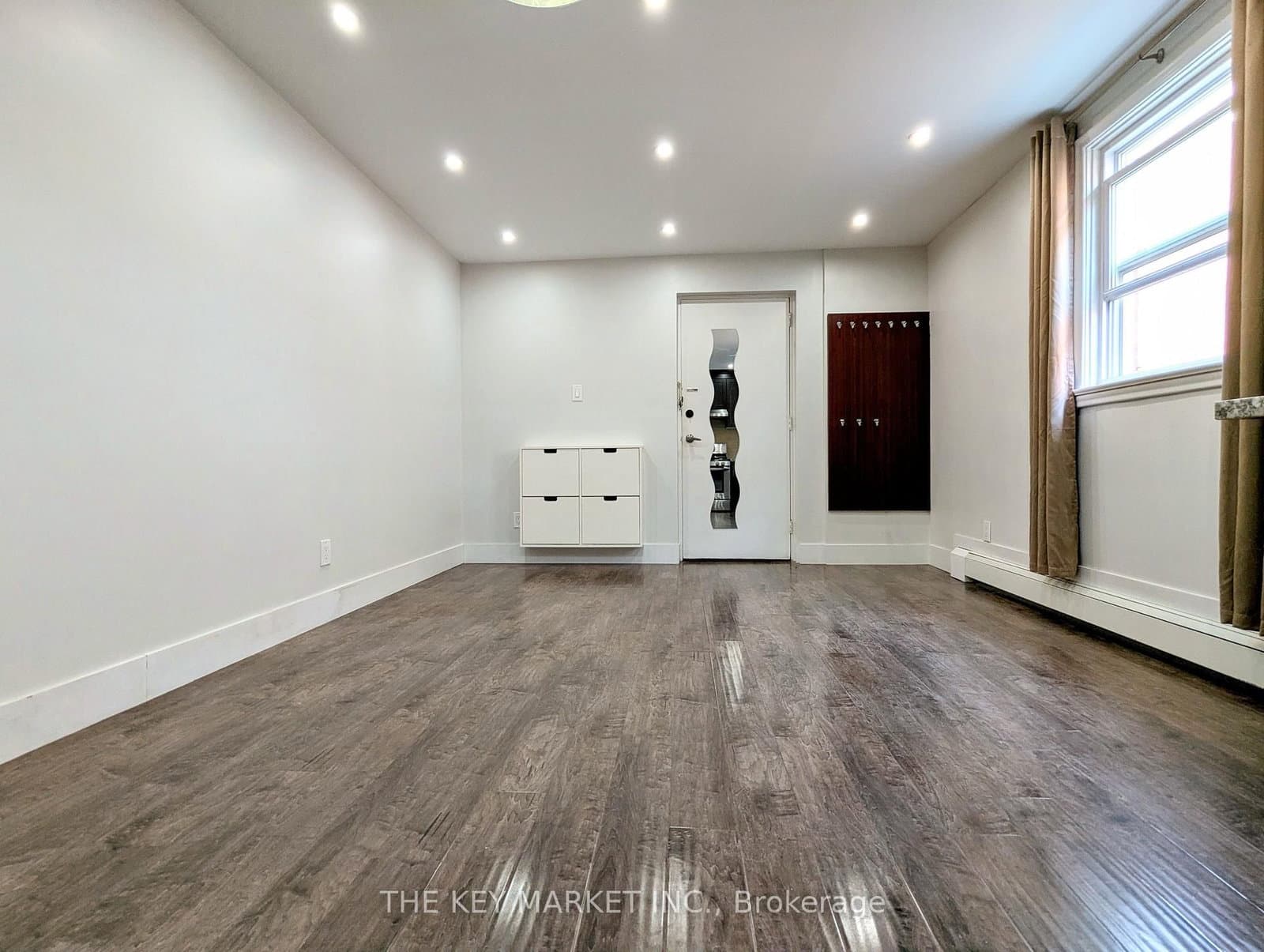 211 ST CLEMENTS AVE in Toronto - Property View