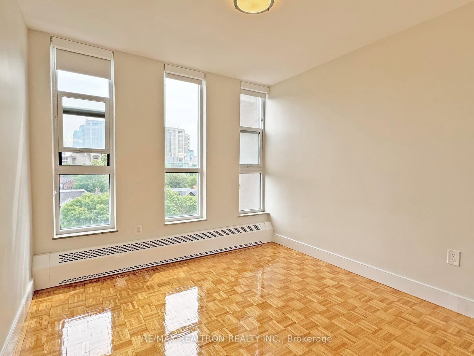 666 SPADINA AVE in Toronto - Property View