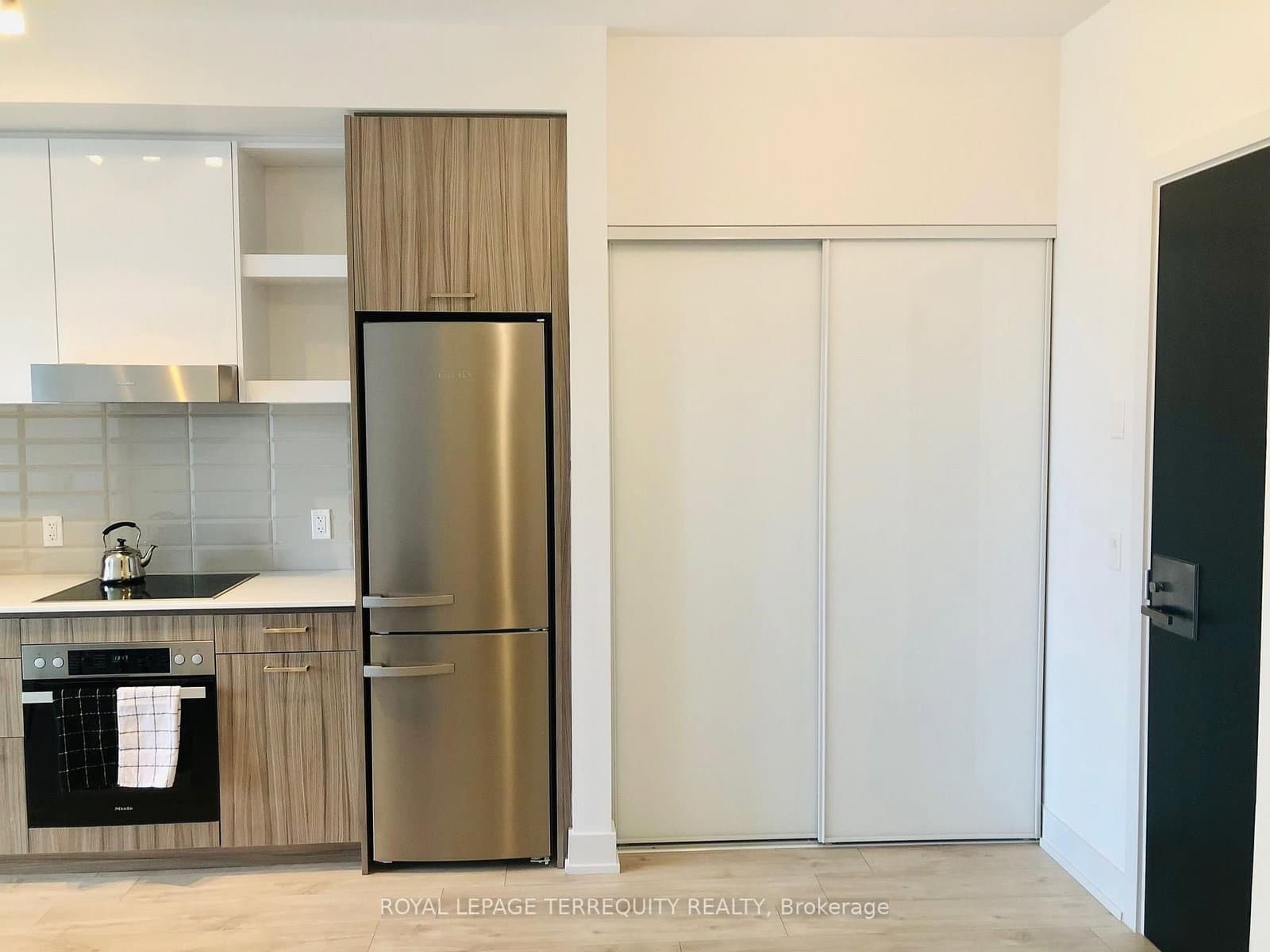 11 LILLIAN ST in Toronto - Property View
