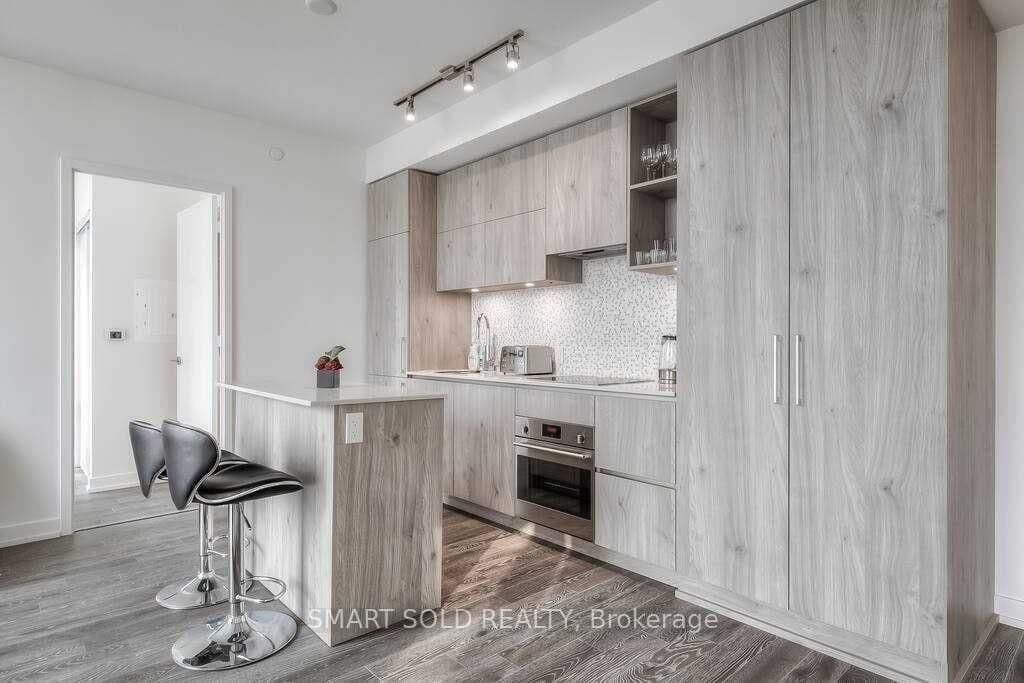 1 YORKVILLE AVE in Toronto - Property View
