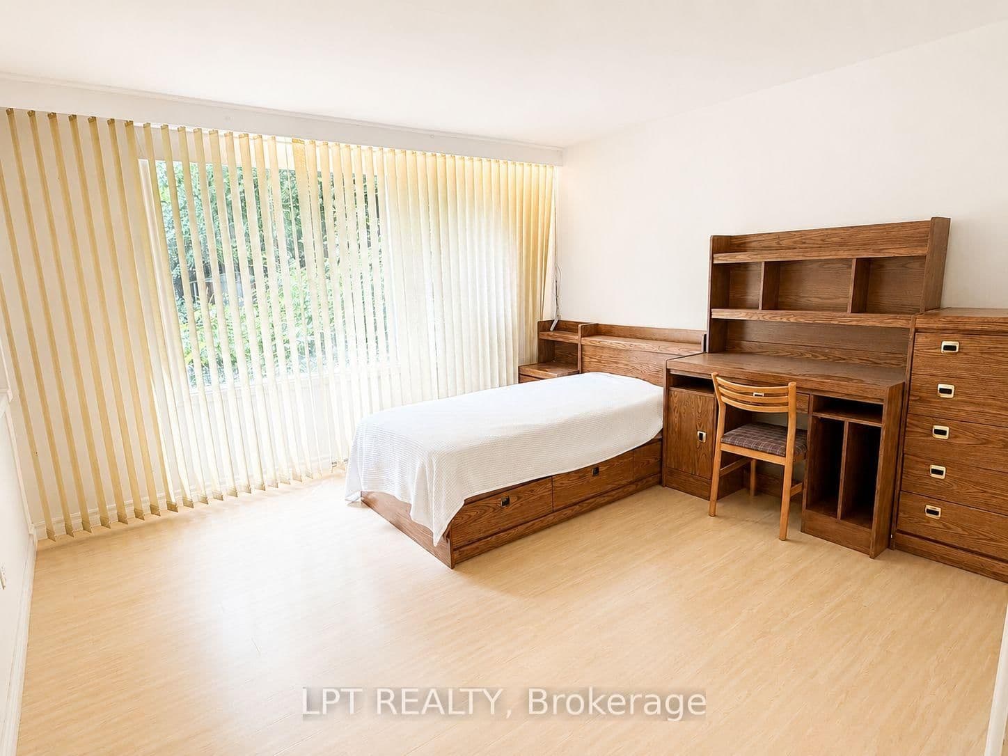3 OXBOW RD in Toronto - Property View