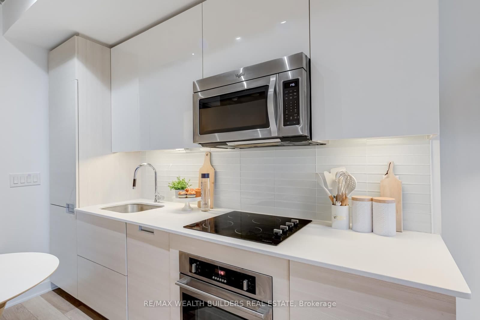 210 SIMCOE ST in Toronto - Property View