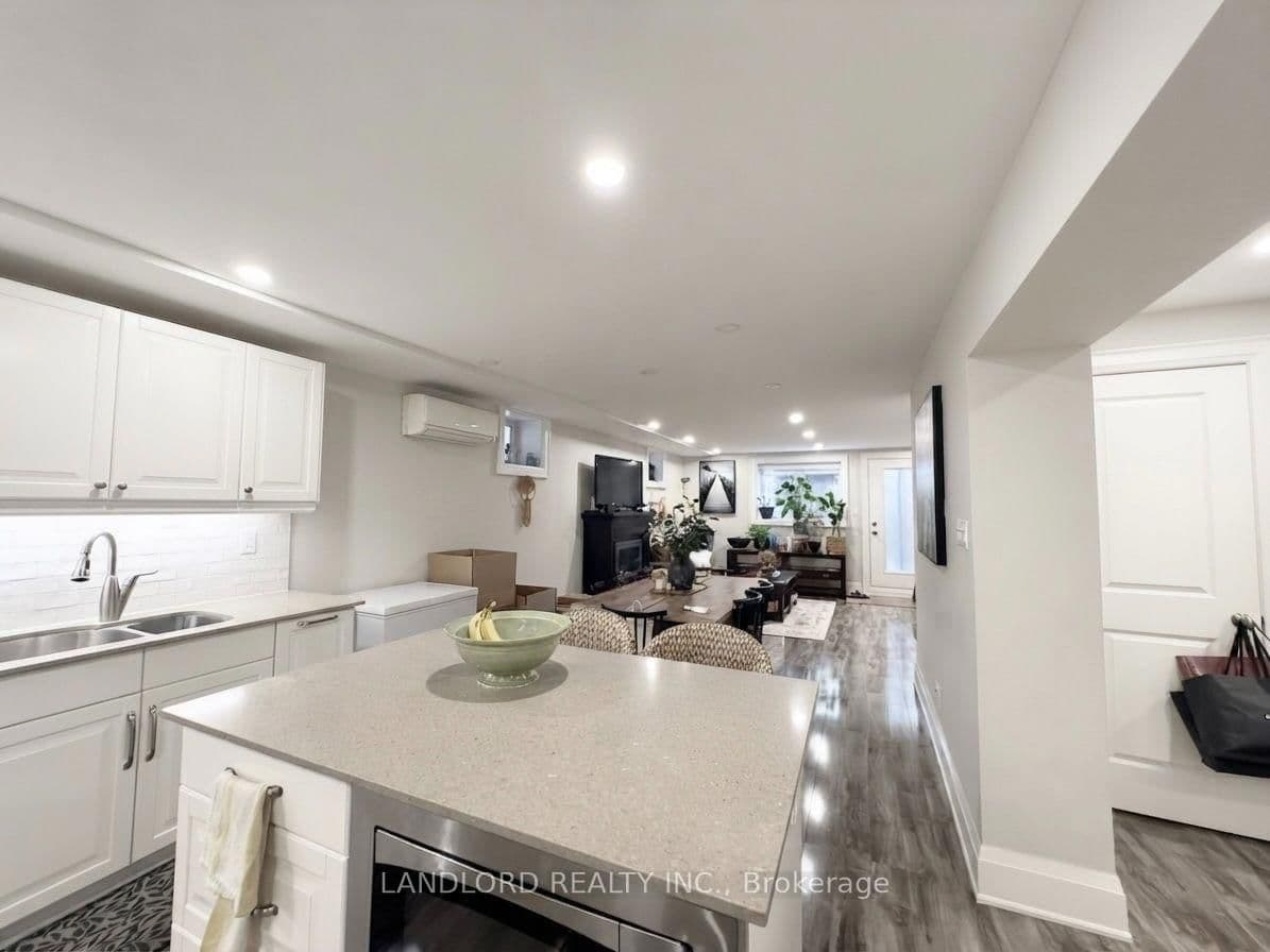 117 CHAPLIN CRES in Toronto - Property View