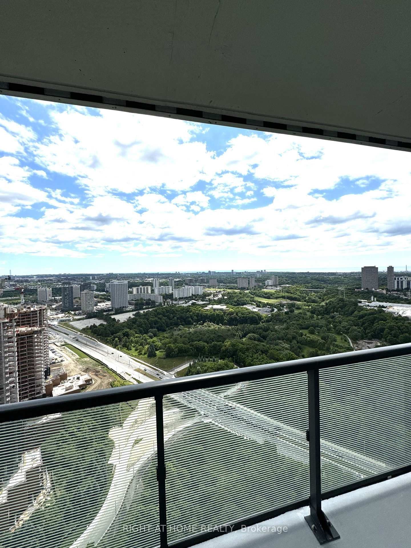 30 INN ON THE PARK DR in Toronto - Property View
