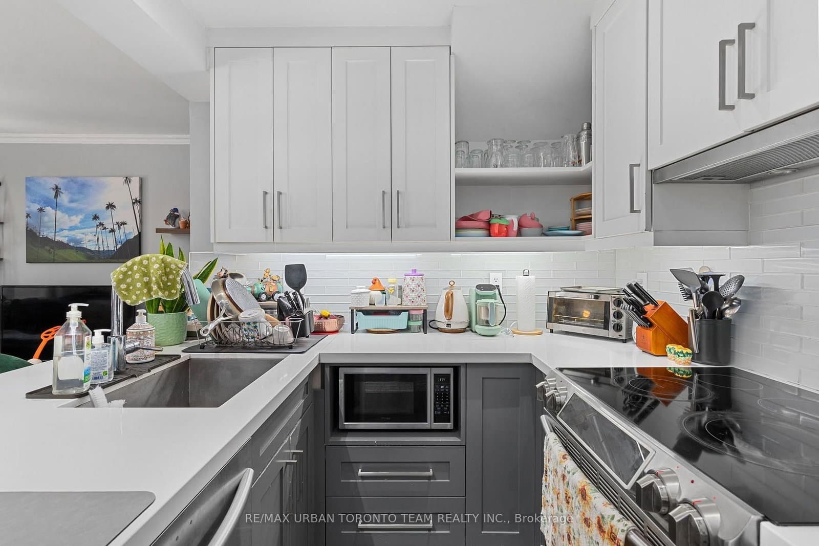 85 LILLIAN ST in Toronto - Property View