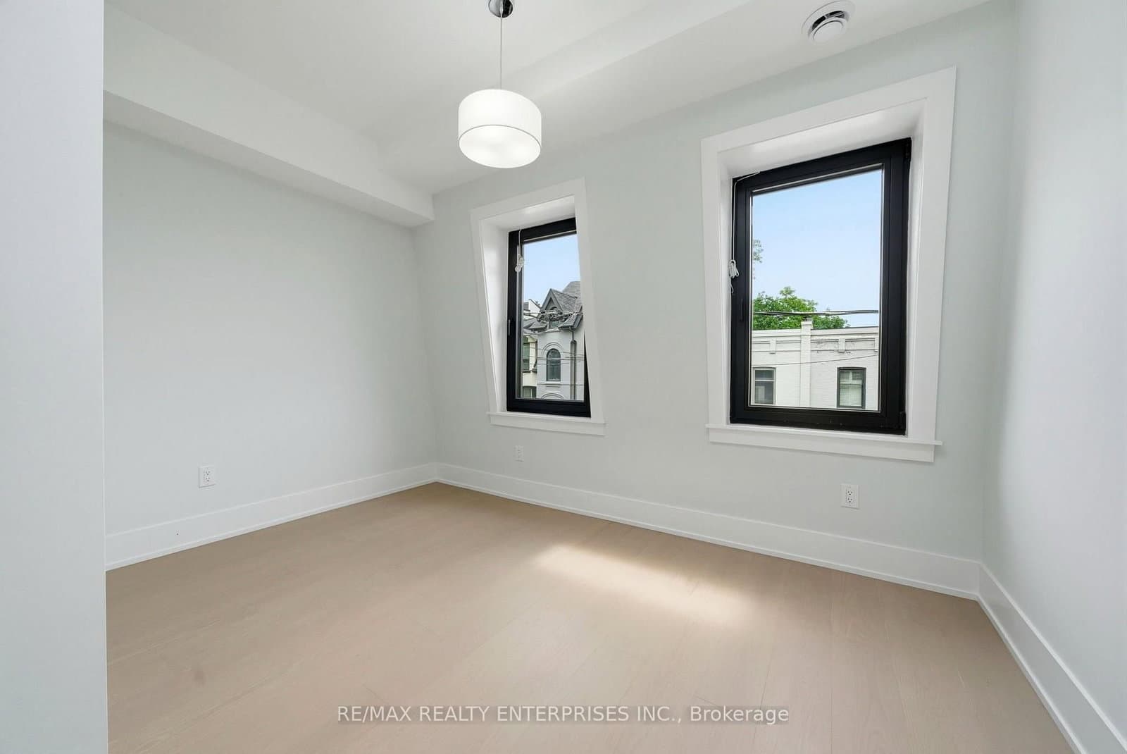 21 S BELMONT ST in Toronto - Property View