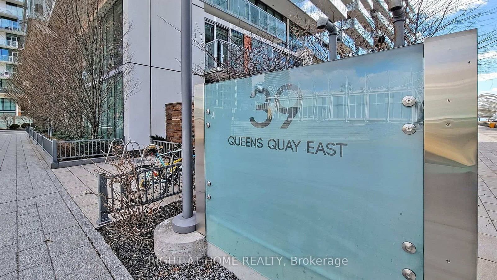 39 E QUEENS QUAY in Toronto - Property View