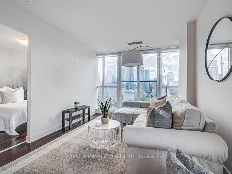 320 E RICHMOND ST in Toronto - Property View
