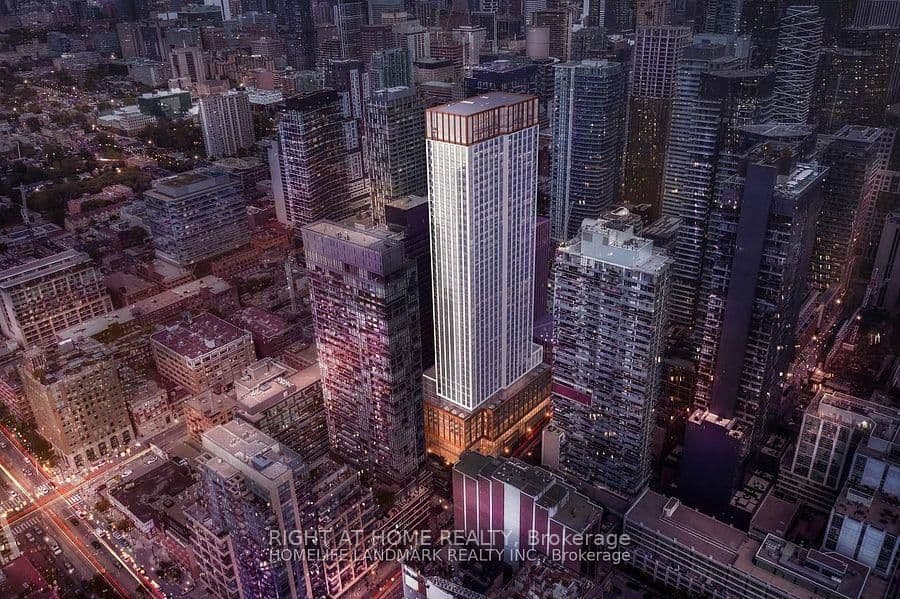 400 W KING ST in Toronto - Property View