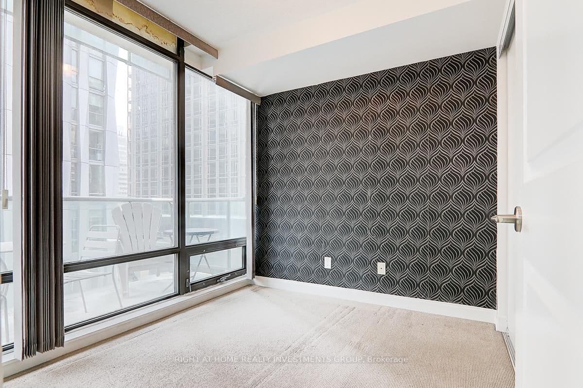 18 YORKVILLE AVE in Toronto - Property View