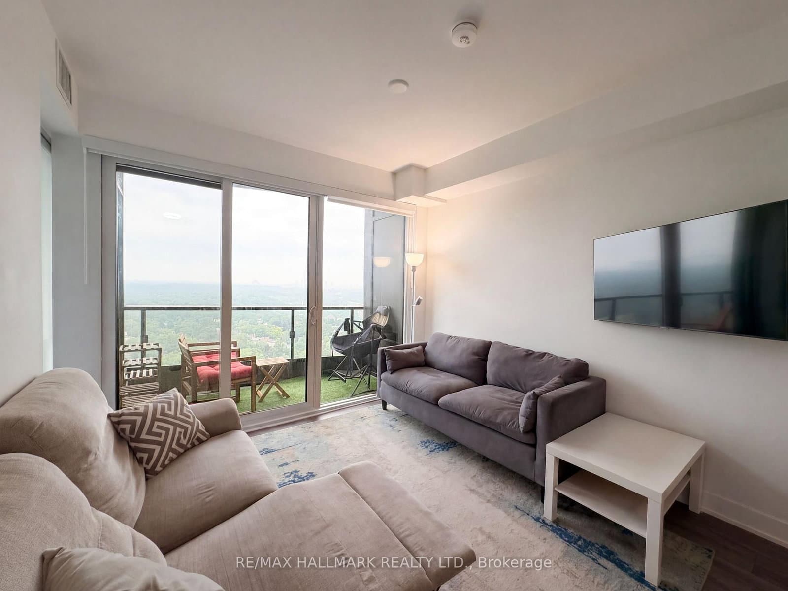 585 E BLOOR ST in Toronto - Property View