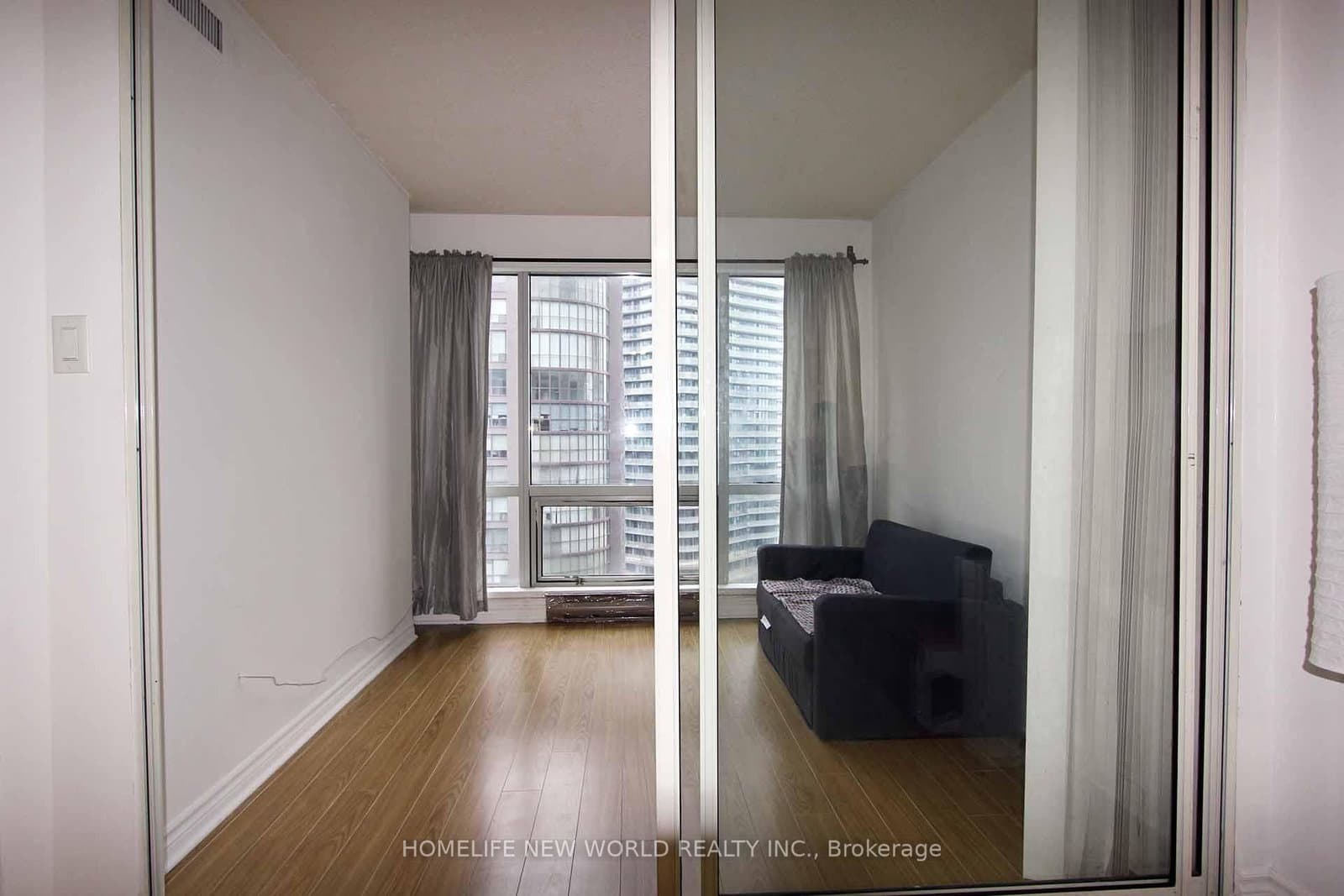 1001 BAY ST in Toronto - Property View