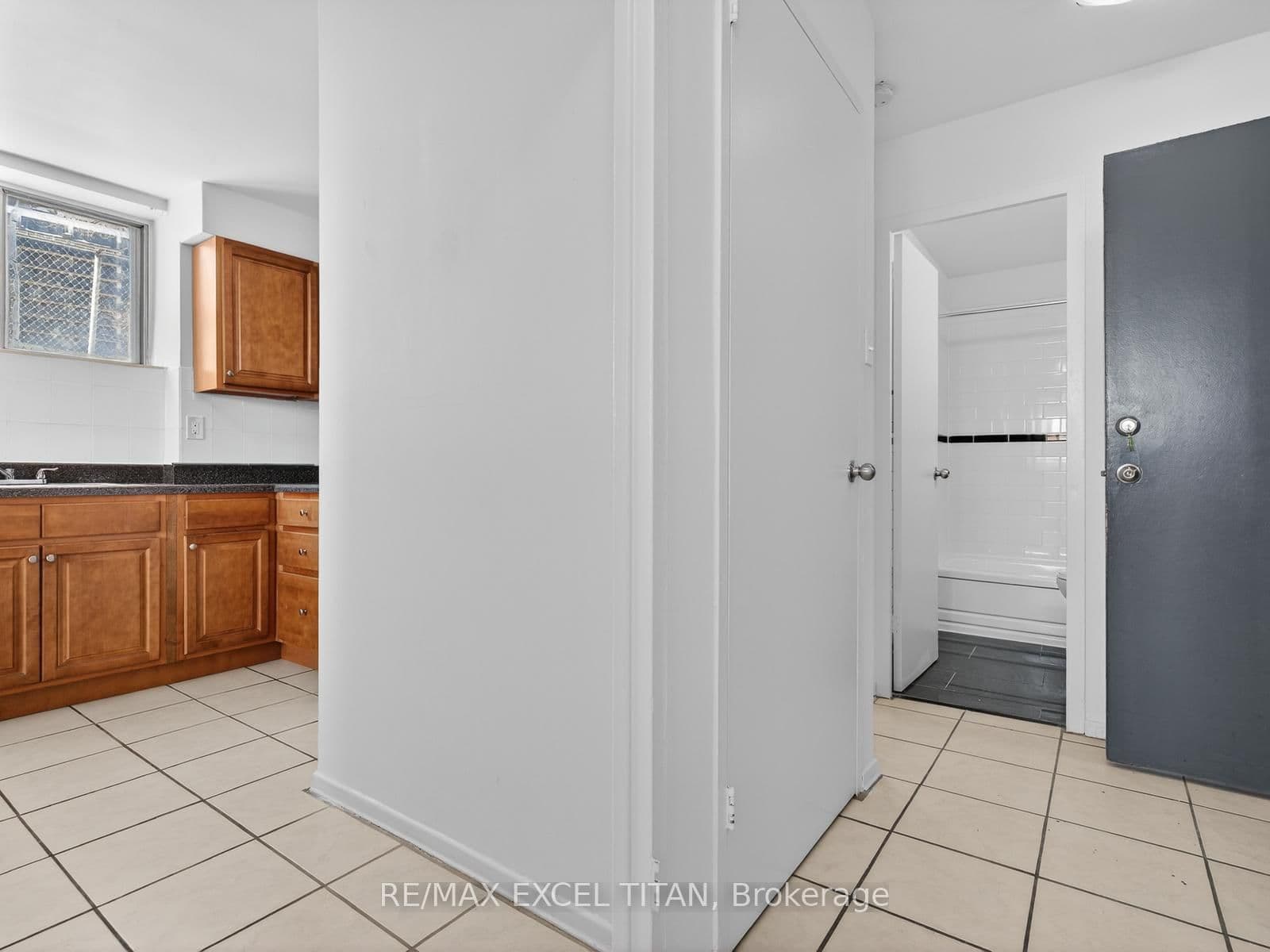 1042 W SHEPPARD AVE in Toronto - Property View