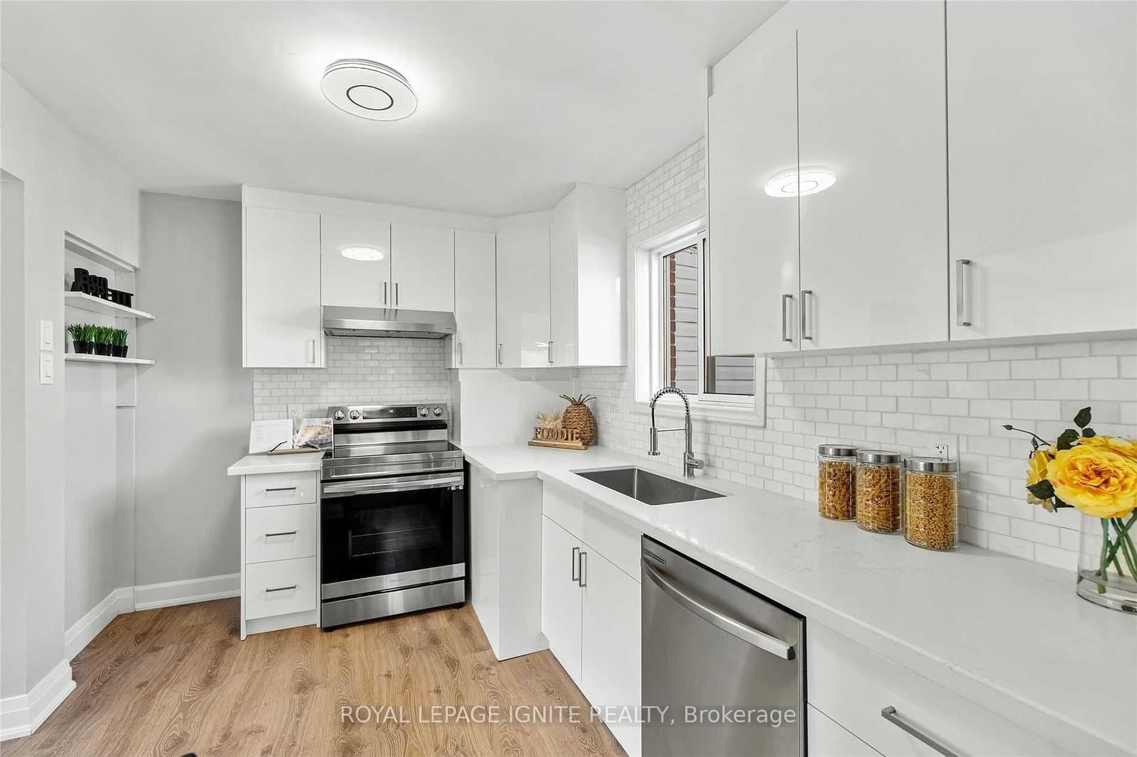 35 ARCHWOOD CRES in Toronto - Property View
