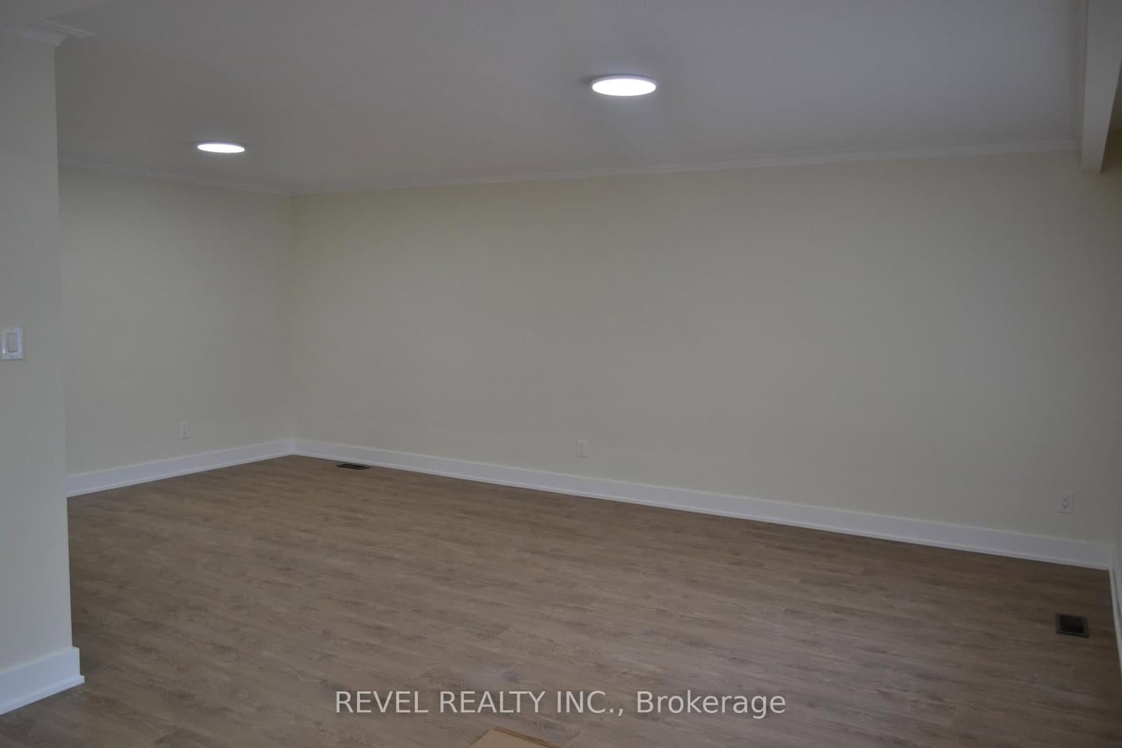 15 CEDAR BRAE BLVD in Toronto - Property View