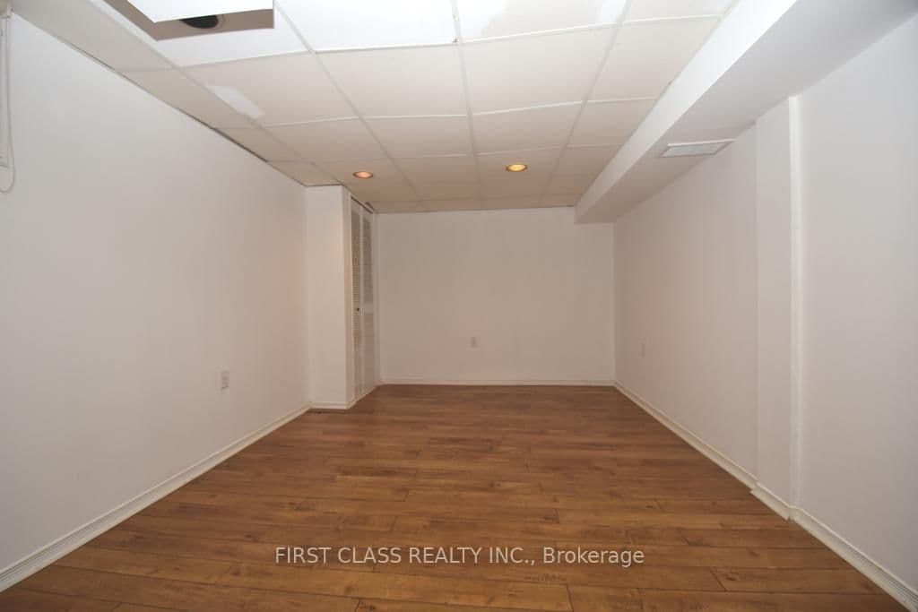 87 VAUXHALL DR in Toronto - Property View
