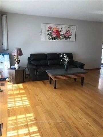 26 GLENDOWER CIR in Toronto - Property View