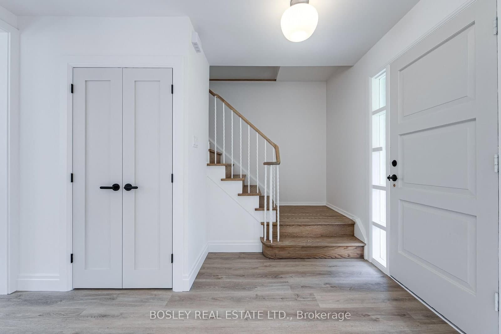 33 FORESTBROOK CRES in Toronto - Property View