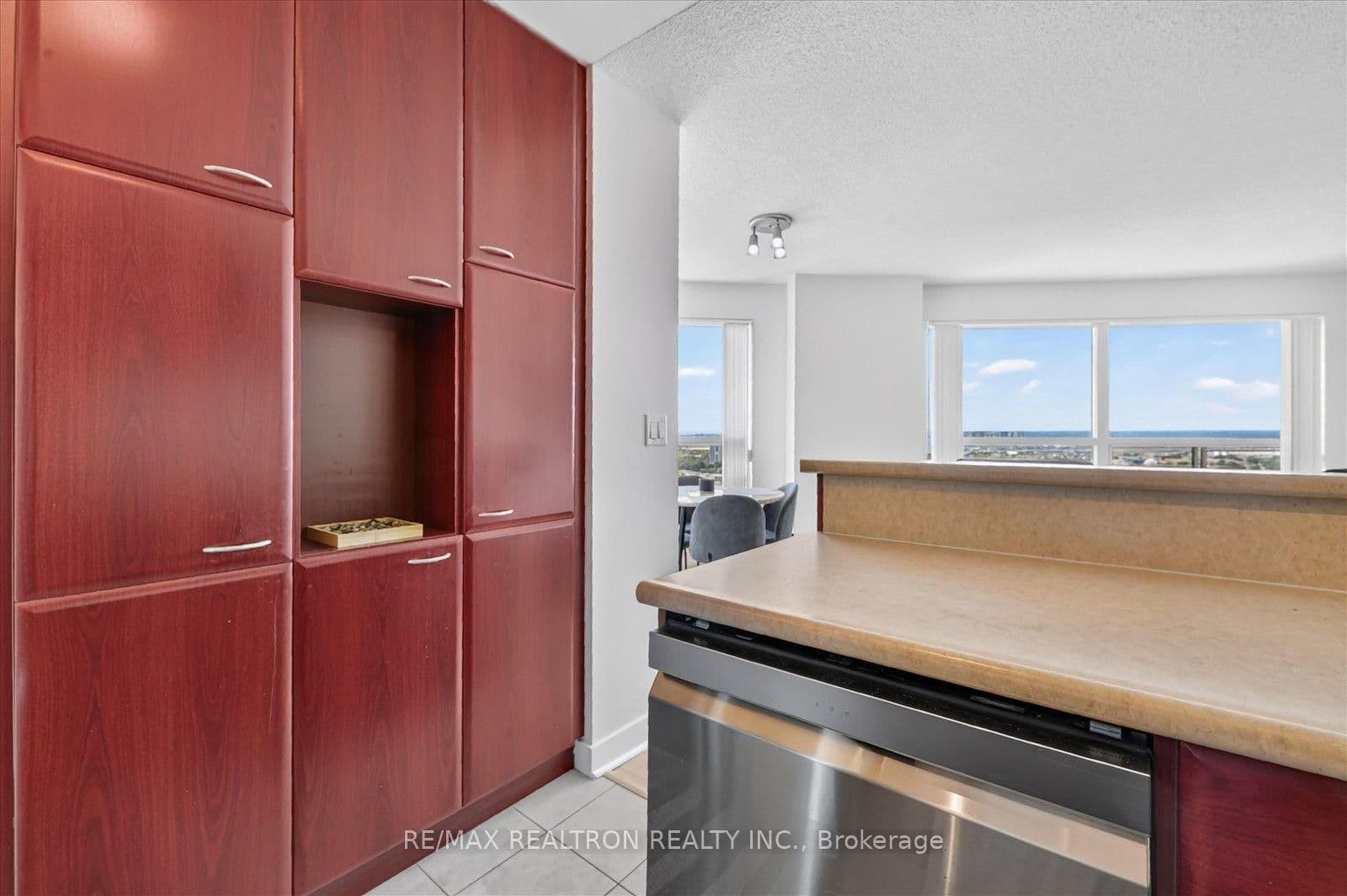 36 LEE CENTRE DR in Toronto - Property View
